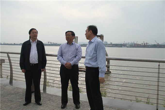 王正喜、周勇到鼓樓區(qū)考察調研