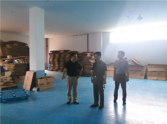 集團物業出租管理工作領導小組考察在寧物業