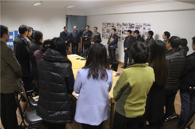 控股集團領導節前到紡織集團慰問干部職工