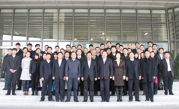 王正喜、周勇參加弘業(yè)期貨2014年總結(jié)大會