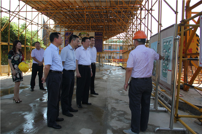 周謙、余亦民赴建設集團溧水項目送清涼開展“三嚴三實”專題調研