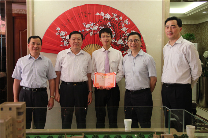 周謙、余亦民赴建設集團溧水項目送清涼開展“三嚴三實”專題調研