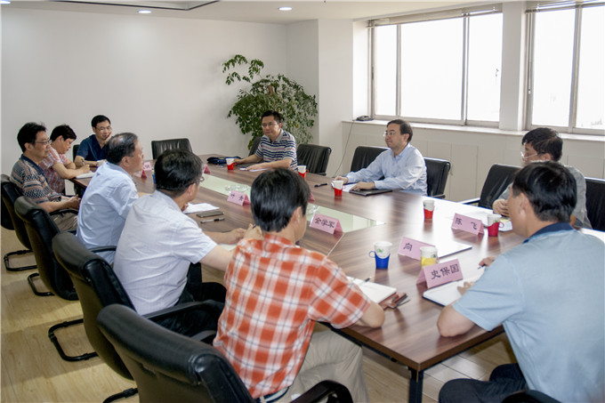 周勇總裁赴紡原公司開展“三嚴(yán)三實”專題調(diào)研