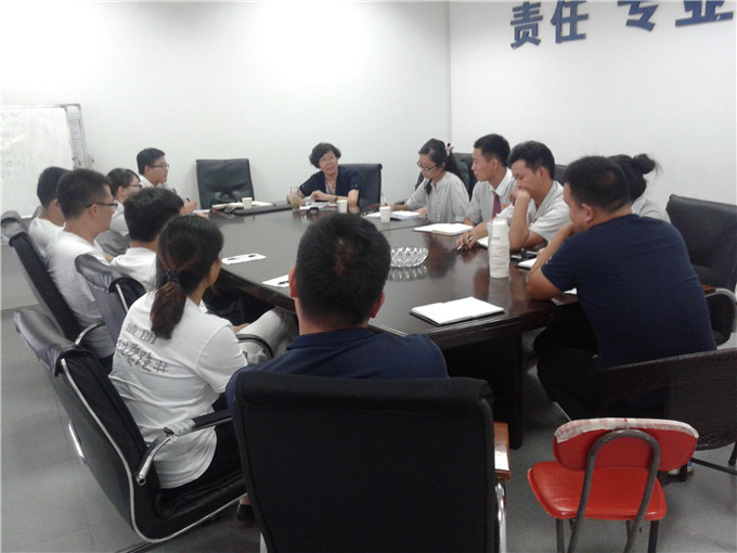 天泓集團(tuán)領(lǐng)導(dǎo)赴宿遷楚漢別克店開(kāi)展“三嚴(yán)三實(shí)”專(zhuān)題調(diào)研