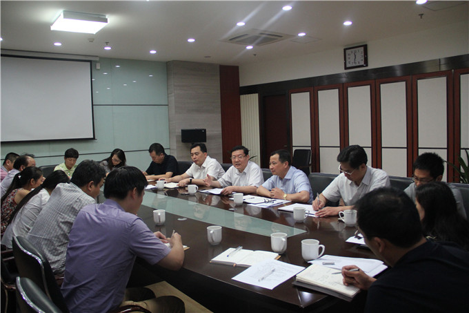 周謙到建設集團召開“三嚴三實”專題座談會