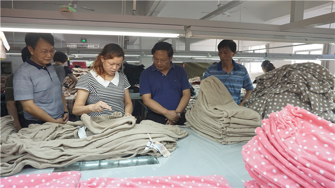 王正喜董事長赴丹陽弘業福天漁具有限公司和金壇愛濤針織有限公司調研