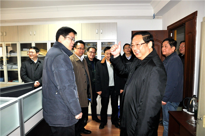 王正喜董事長檢查節前安全生產工作并慰問干部職工