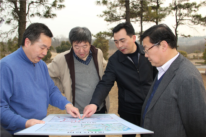 省國資委第二監(jiān)事會主席施建國到蘇豪健康養(yǎng)老產(chǎn)業(yè)園區(qū)項(xiàng)目現(xiàn)場調(diào)研