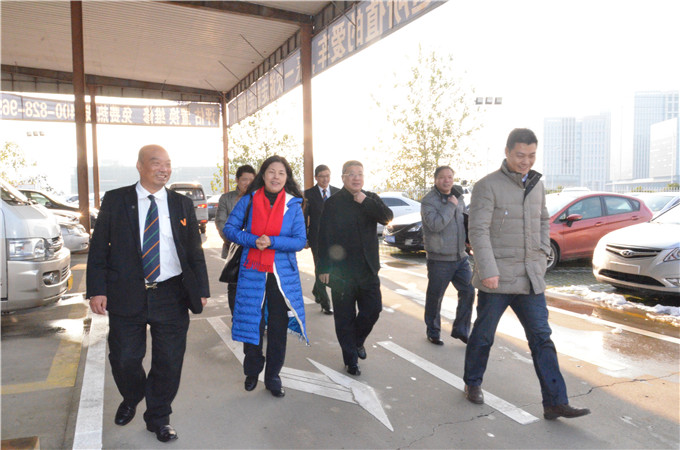 南京市商務局領導到天泓集團二手車考察調研