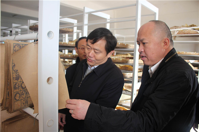 江蘇省農委張堅勇副主任調研蘇豪蠶種公司