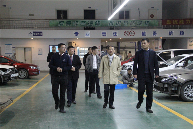 上汽通用汽車領導到天泓集團考察調研