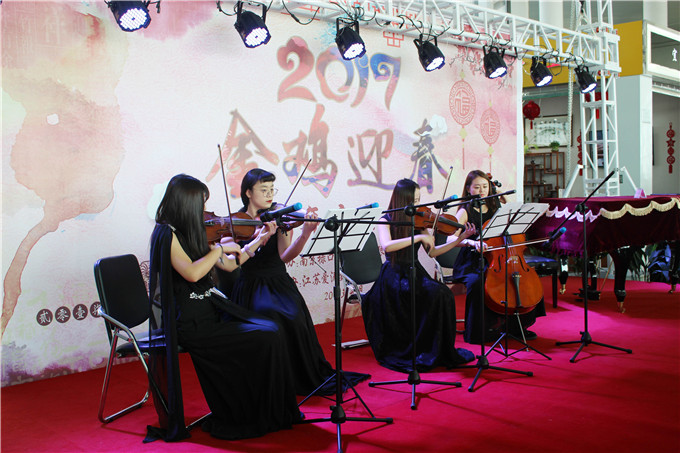 春運“暖途” 愛濤交響樂團伴你回家