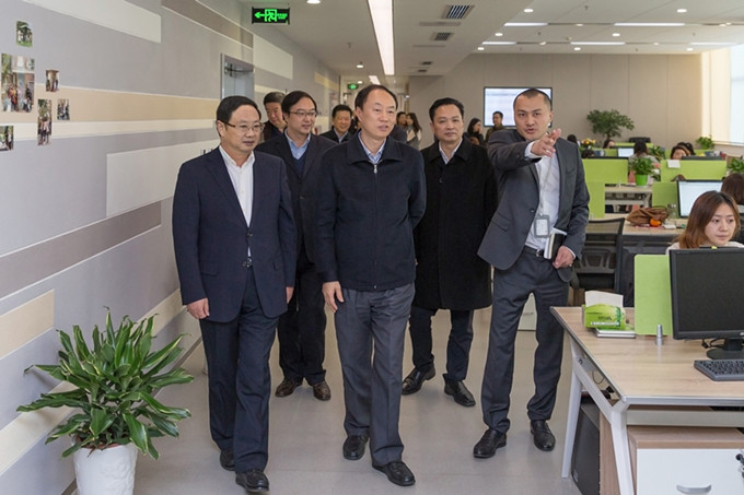 馬秋林副省長到蘇豪控股集團調研