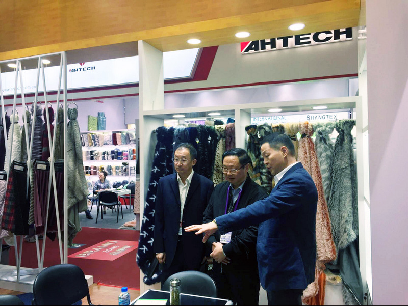 王正喜董事長等集團領導考察124屆廣交會