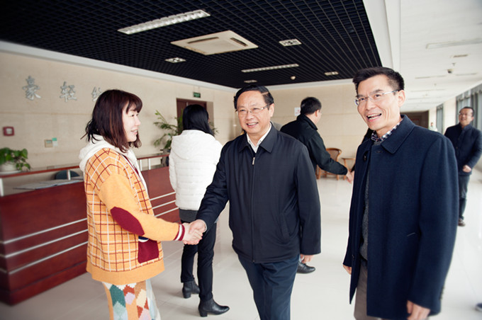 蘇豪控股集團領導給廣大干部職工拜年