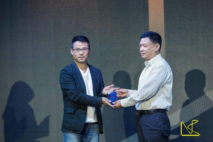 首屆南京揚子當代藝術博覽會昨日在寧開幕