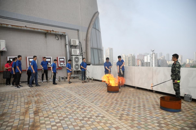 蘇豪控股集團(tuán)舉辦義務(wù)應(yīng)急救援隊消防培訓(xùn)與演練活動