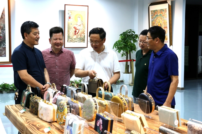 王正喜董事長深入基層一線調查研究