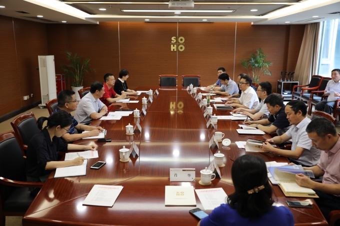 雨花臺區(qū)區(qū)長張連春一行到蘇豪控股集團(tuán)調(diào)研