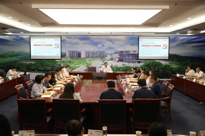 王正喜為集團(tuán)支部書記上主題教育專題黨課