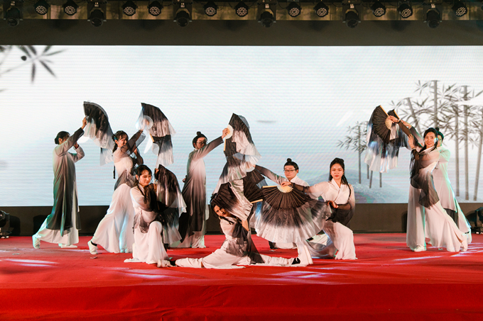 集團領導出席蘇豪股份2019年度總結表彰大會暨建司40周年活動