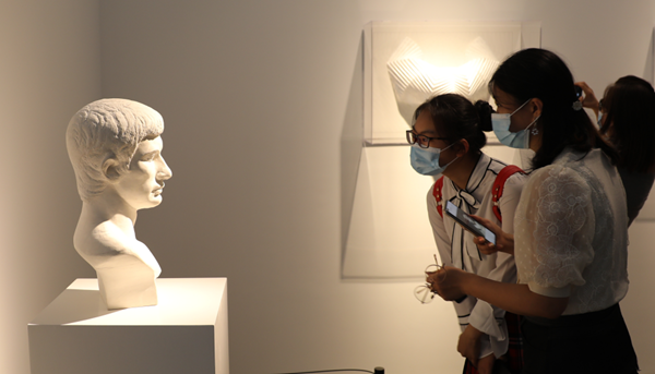 蘇豪控股集團旗下江蘇省現代藝術館盛大開幕暨展覽