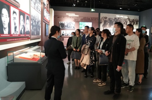 1682304535345068.jpg 雨花臺(tái)參觀_副本.jpg