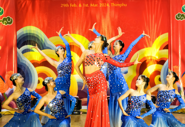 1716370015262318.png 圖片7:傣族舞《年年有余》_副本.png