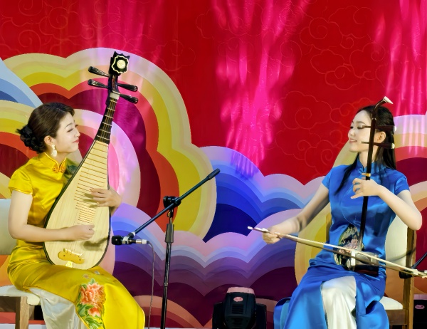 1716370140184603.jpg 圖片5:民樂演奏《賽馬》《花好月圓》《喜洋洋》_副本.jpg